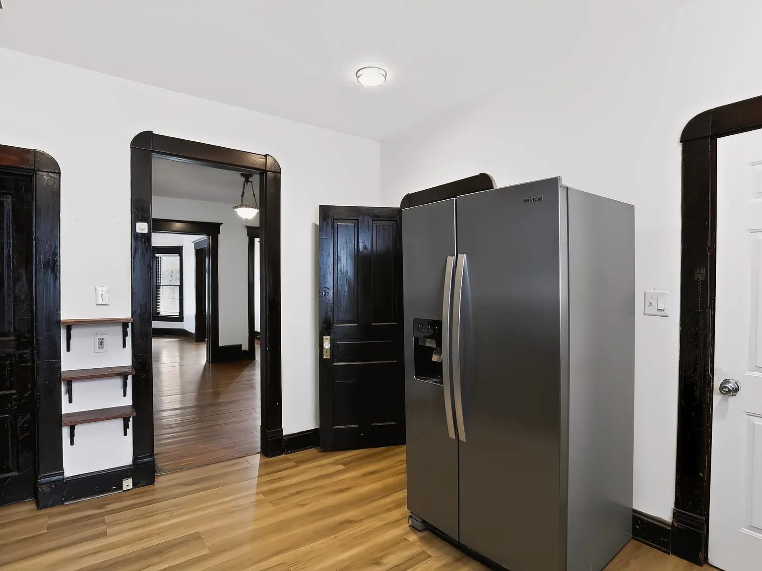 4 bed, 1.5 bath, 2342 sqft, $1,995 — Photo 3