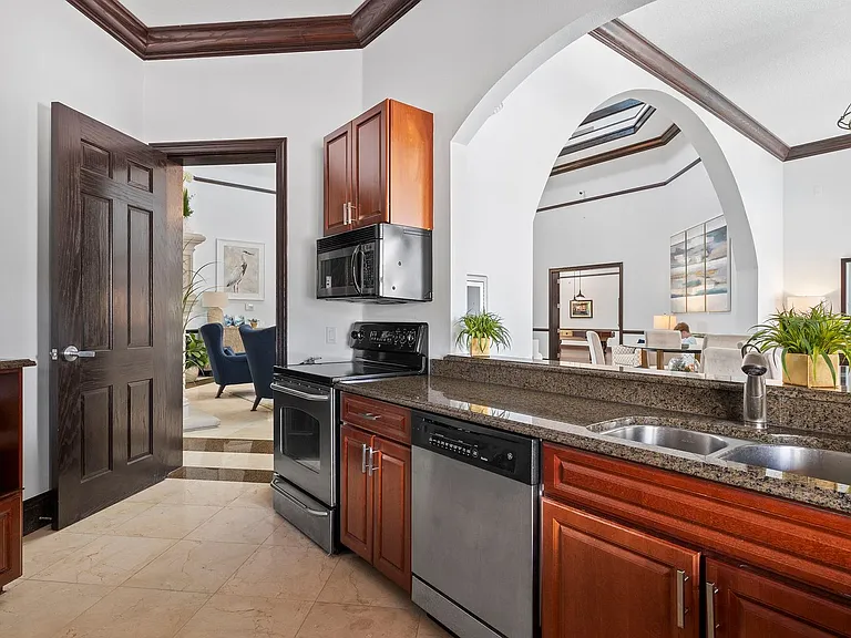 12920 Positano Cir #107 — Photo 34