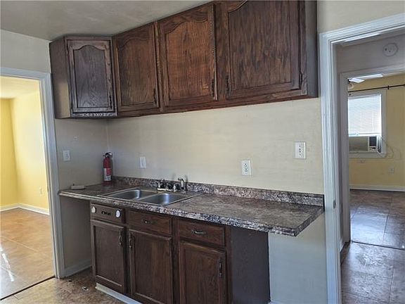 4th image of 5546 Pasteur Blvd #A
