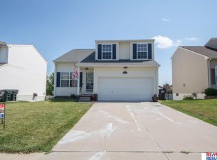 16511 Erskine St, Omaha, NE 68116