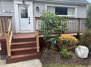 2232 Queensway Dr, Burlington, ON L7R 3T1