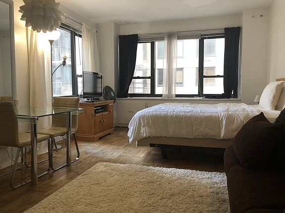 4th image of 210 E 47th St APT 7A