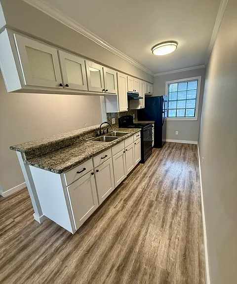 305 N. Montevideo Ave. - 4 — Photo 3