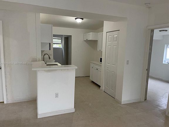 3rd image of 1820 Rutland St