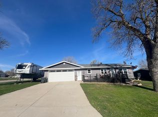 117 Oklahoma Ave, Adrian, MN 56110