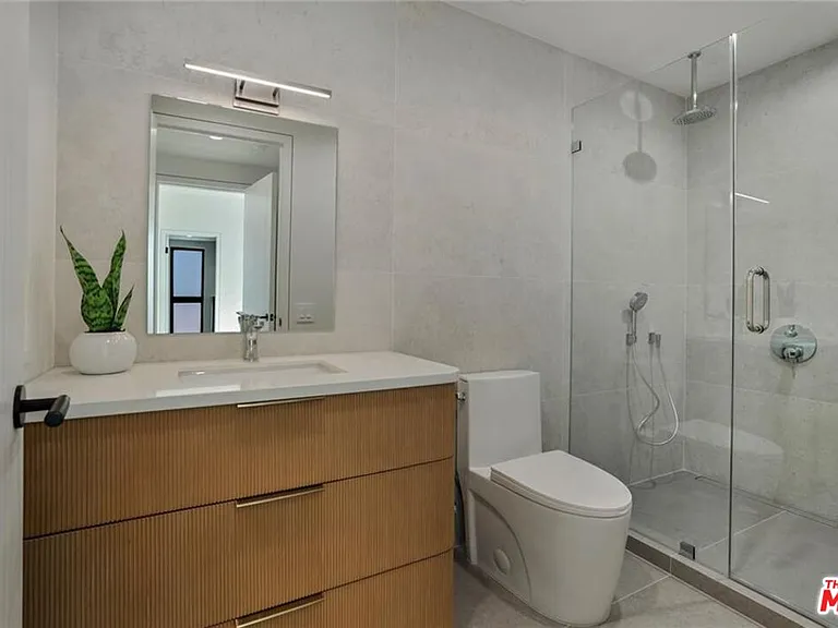 4939 Petit Ave — Photo 38