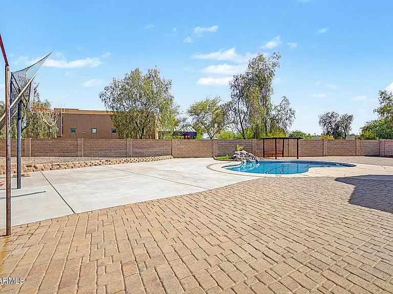 558 W Bluefield Ave — Photo 26