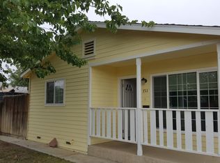 711 Fillmore St, Taft, CA 93268
