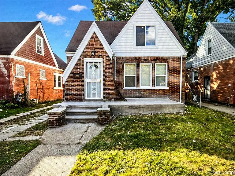 18121 Bentler St — Photo 1