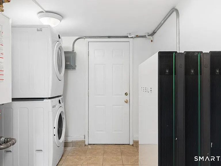 34 Davenport Dr — Photo 15