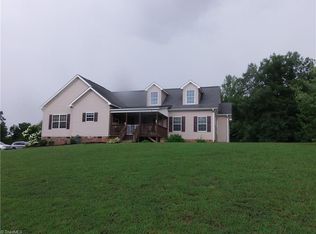 162 Wolfe Creek Trl, Dobson, NC 27017