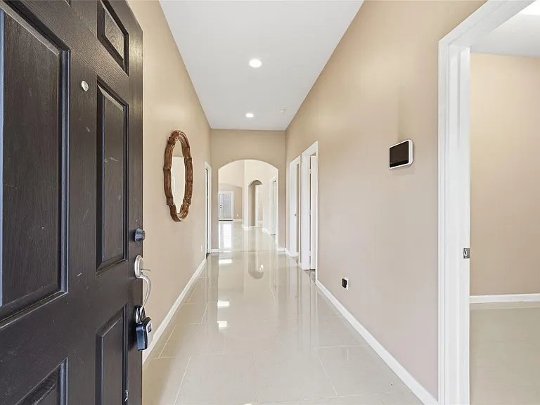 8234 Hall View Dr — Photo 5