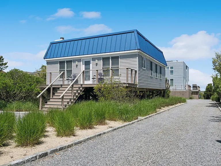 Dune Rd — Photo 6