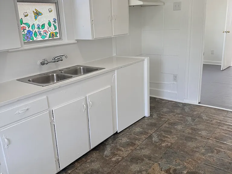 1006 Depot St — Photo 16