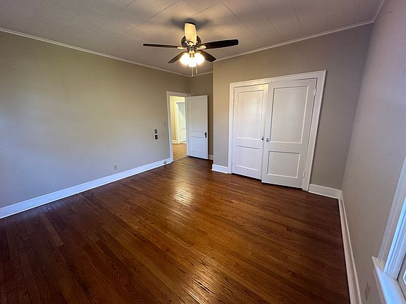 5th image of 644 Linden St