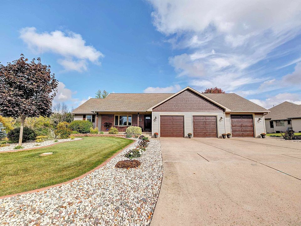 1st image of 3001 Creekwood Dr