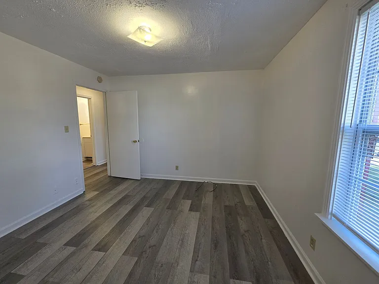 386 Elaine Dr — Photo 14