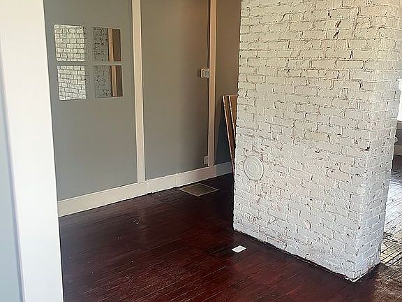 5th image of 706 E Iowa St