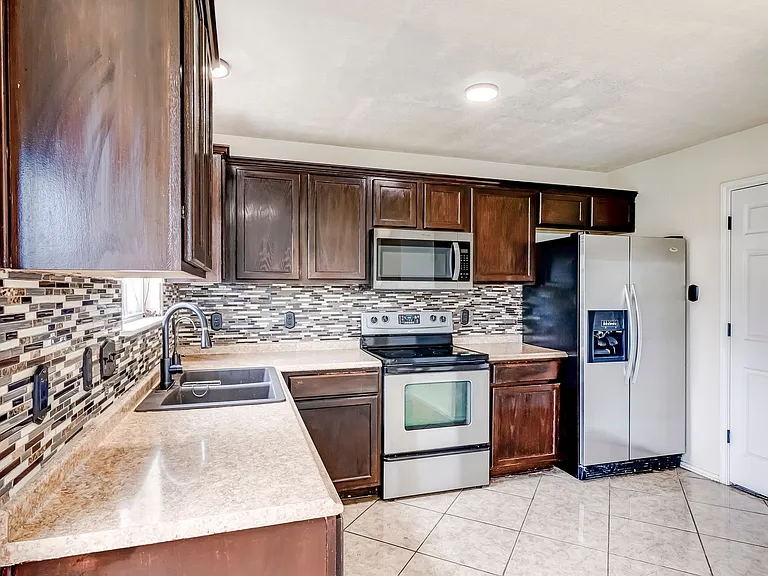 4411 Causeway Ct — Photo 9