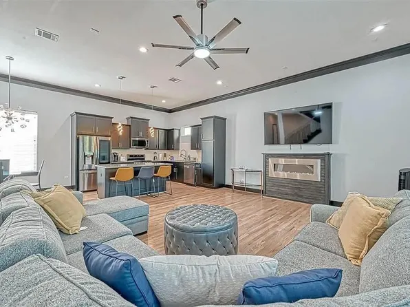 1544 W 23rd St, Houston, TX 77008