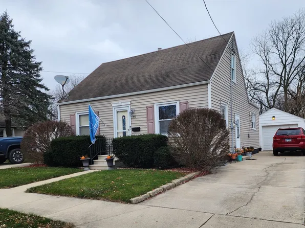 1912 Paul St, Ottawa, IL 61350