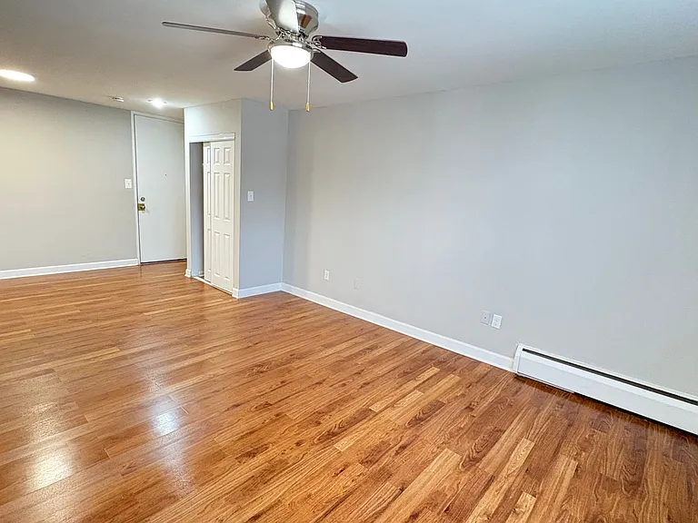 Marquette Apartments West — Photo 1