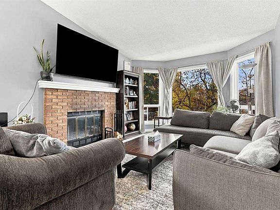 3rd image of 16 SW McKenna Pl SE