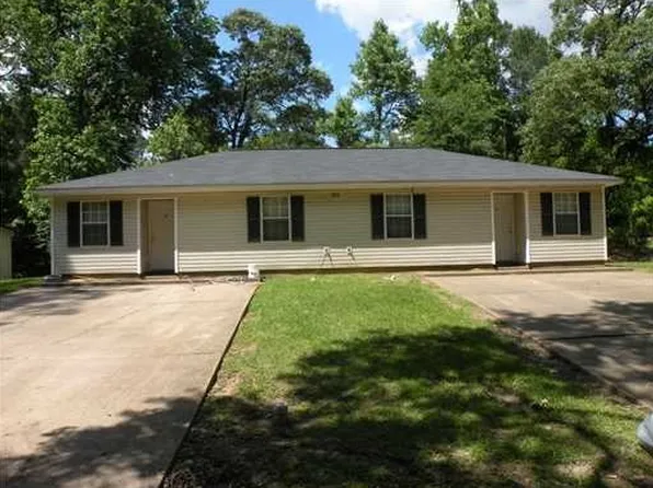 301 Pelican Dr, Pineville, LA 71360