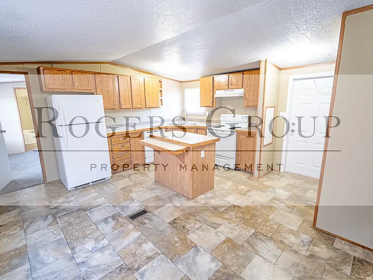 333 Woodlief Rd — Photo 2