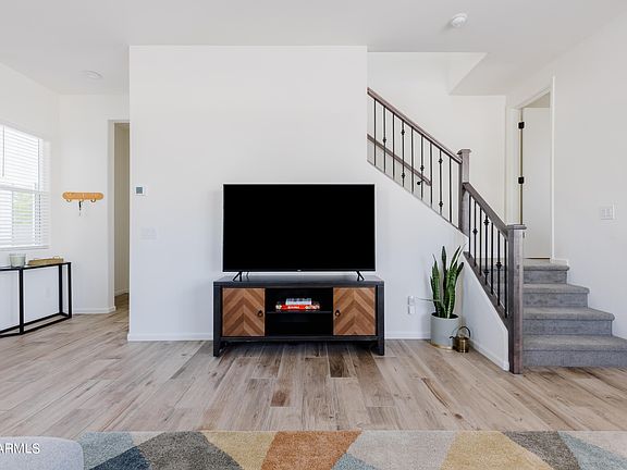 5th image of 15741 W MELVIN Street