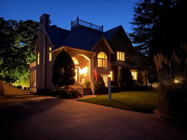 738 Marina Village Dr, Grand Rivers, KY 42045