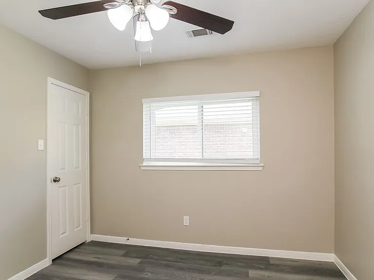 19114 Timber Way Dr — Photo 13