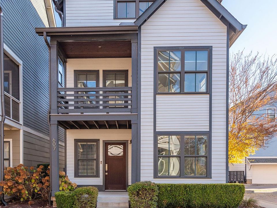 This is a well maintained home in the heart of Sylvan Park. You will find several shops and restaurants within walking distance; McCabe Park and the Greenway just steps away from your front door.