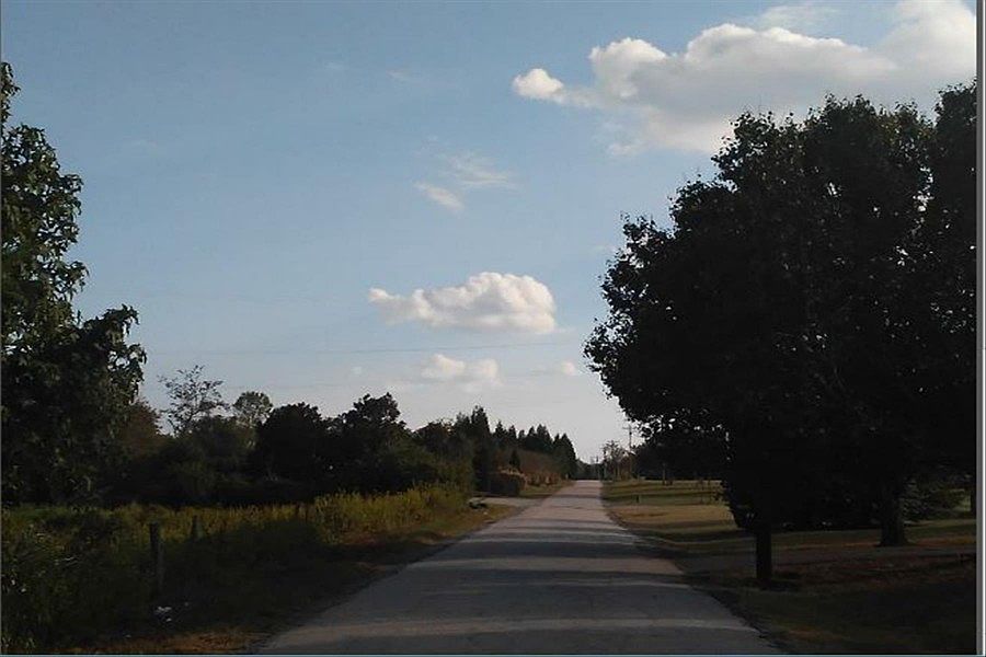 2nd image of 601 Seay Rd
