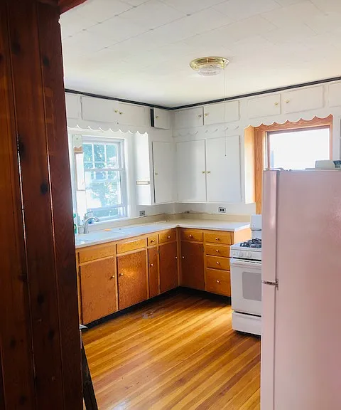 572 Centre St #572 — Photo 5