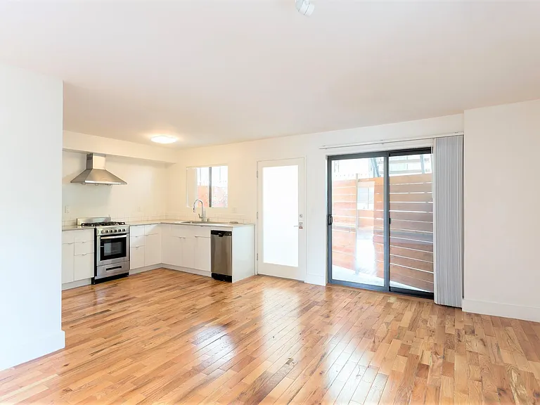 6208 Arroyo Glen St #6 — Photo 2