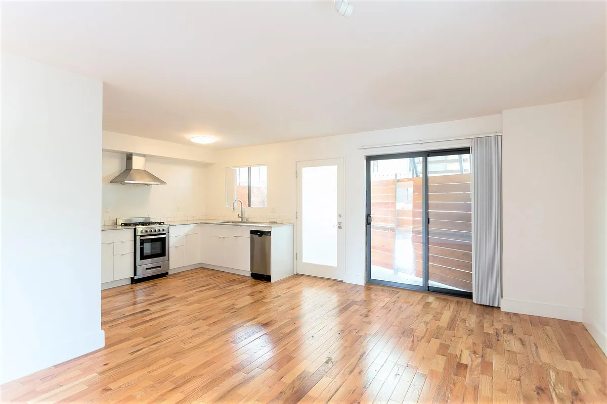 Building Photo - 6208 Arroyo Glen St #6
