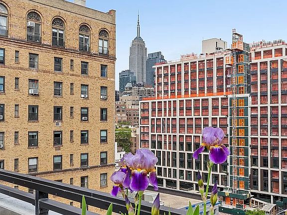 5th image of 324 W 23rd St