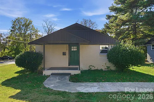 1320 Anderson St Photo 1