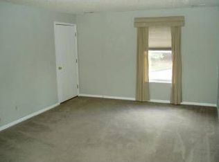 2340 Highland Hill Dr, Saint Peters, MO 63376