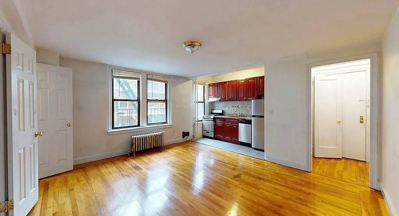 321 East 54th Street — Photo 1
