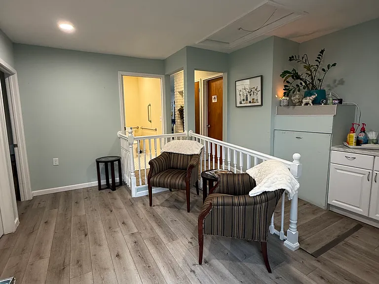 Hickory Ln — Photo 1