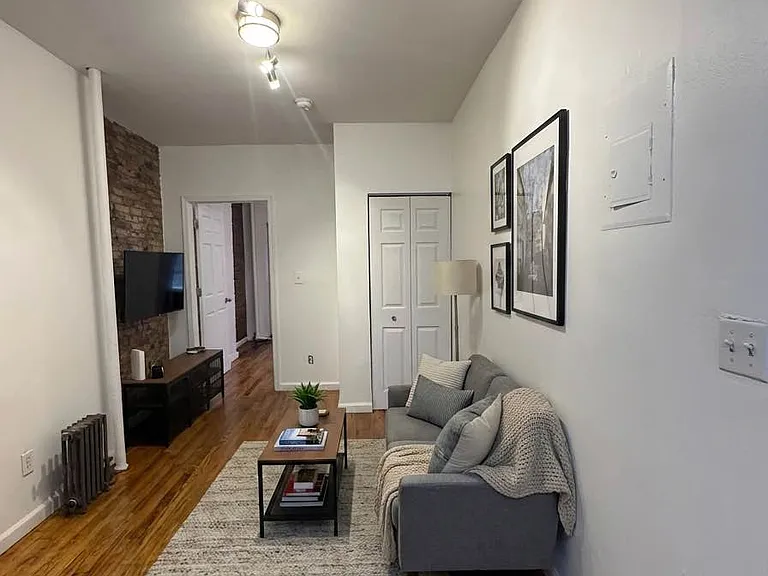 447 W 37th St #1RW — Photo 1