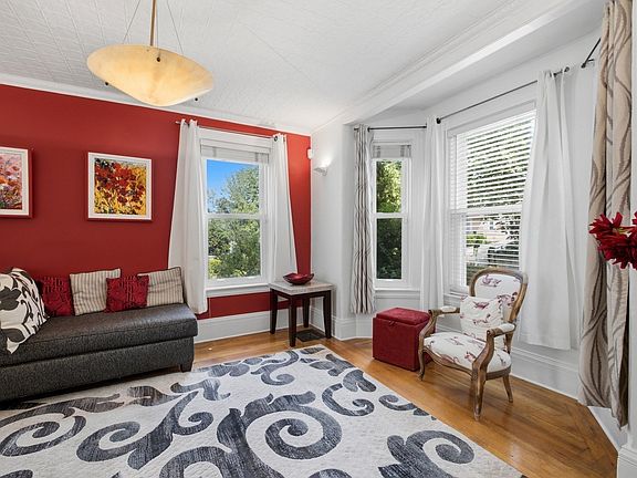 4th image of 36 Walton St
