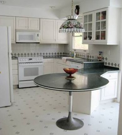 4th image of 4 York Dr