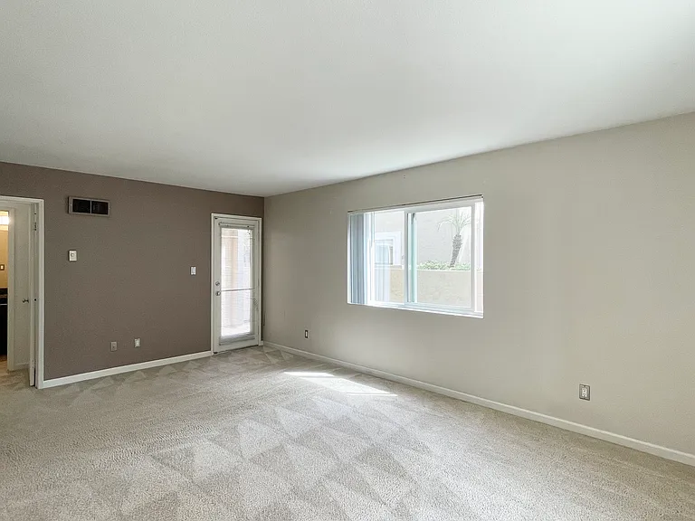 7565 Charmant Dr #405 — Photo 9