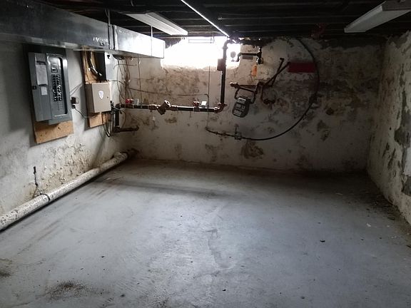 5th image of 1128 W Dauphin St Fl 1ST