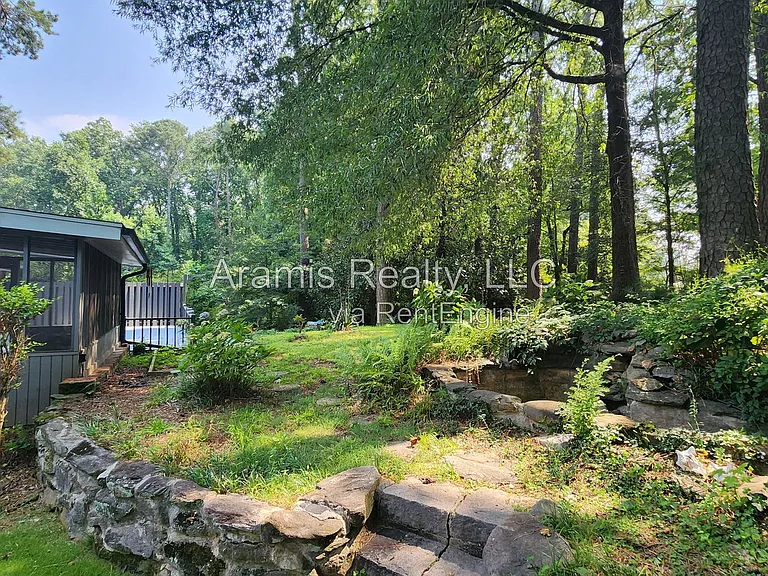 1032 Homewood Ct — Photo 16