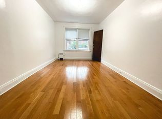 28-17 44th St #1A, Astoria, NY 11103