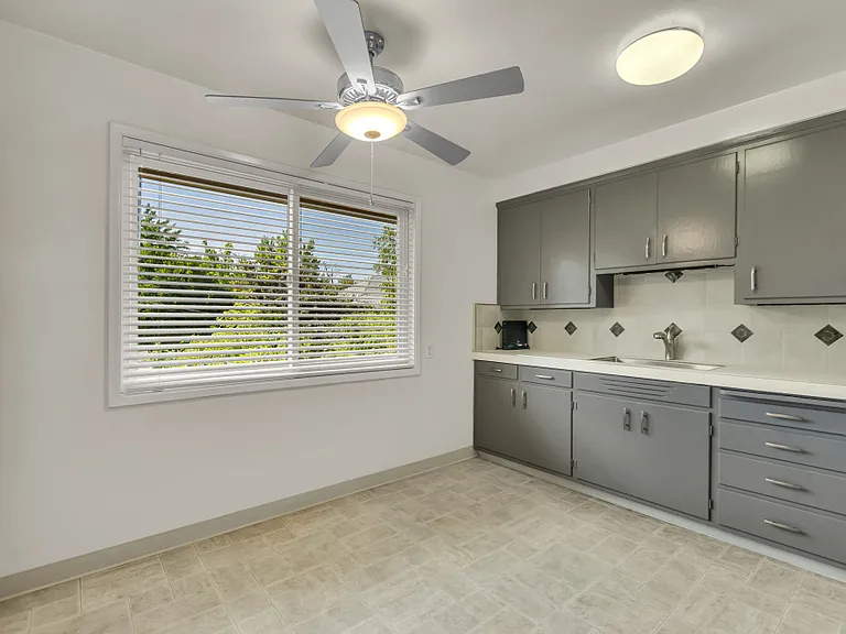 1624 T St #9 — Photo 4